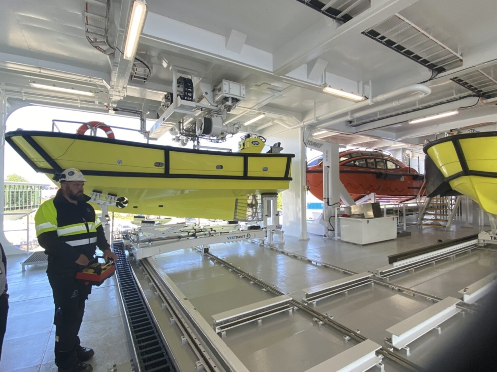 Mission Bay Handling Systems (MBHS) are engineered to meet the growing operational demands of modern vessels, ensuring efficient handling of multiple boats and mission critical payloads while optimizing available deck space.